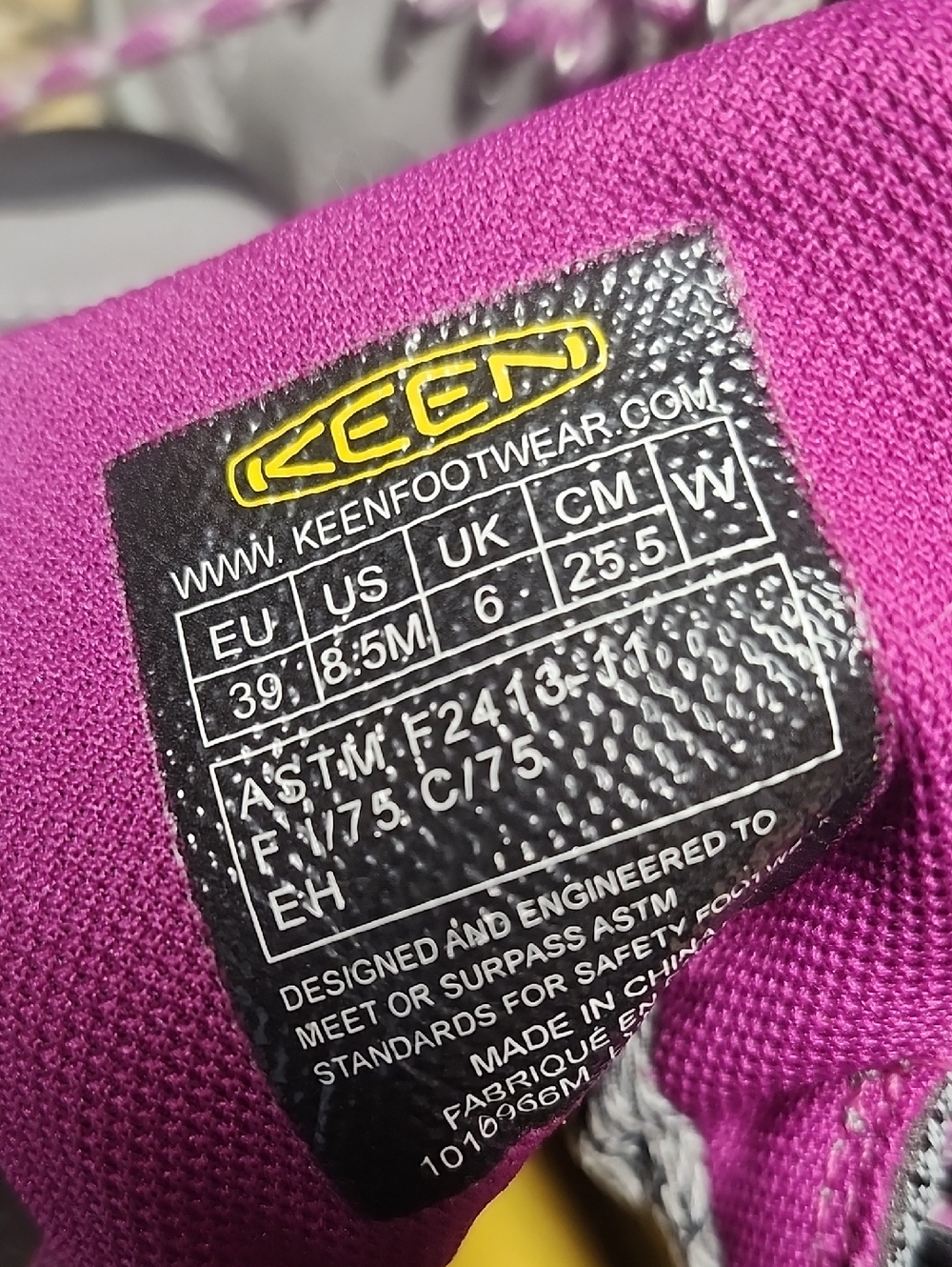Keen Gray and Pink Women's Lace-Up Steel toe Hiking Boots - Picture 2 of 6